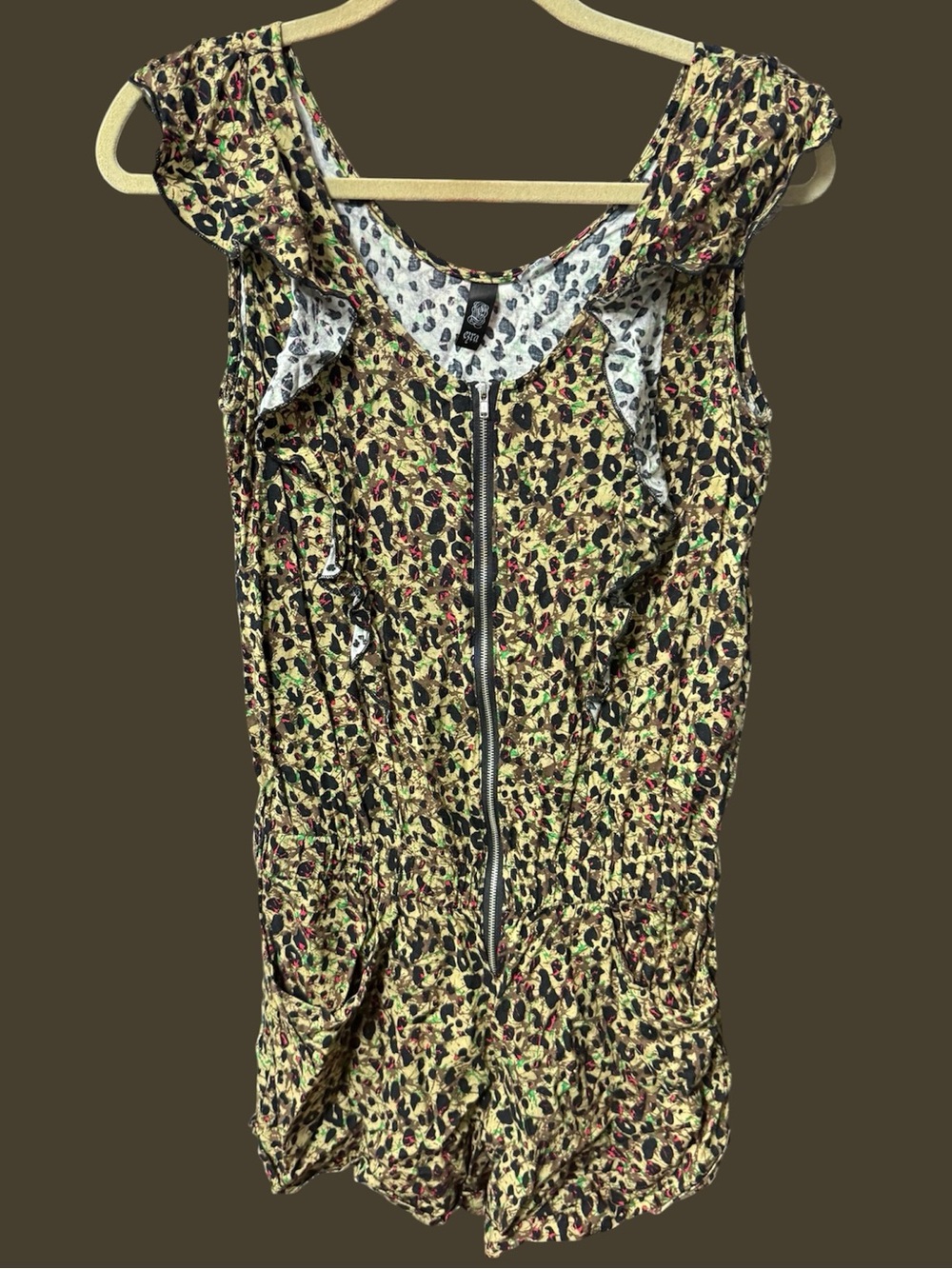 Ezra junior size small romper shorts outer front zipper green black animal print